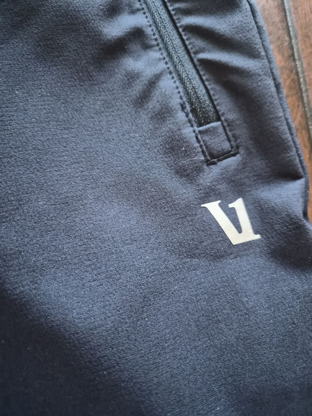 New Vuori Transit Joggers In Navy - Picture 6 of 6